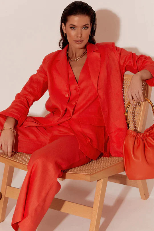 Linen Love: Celebrating the Versatility of Linen in Australian Fashion