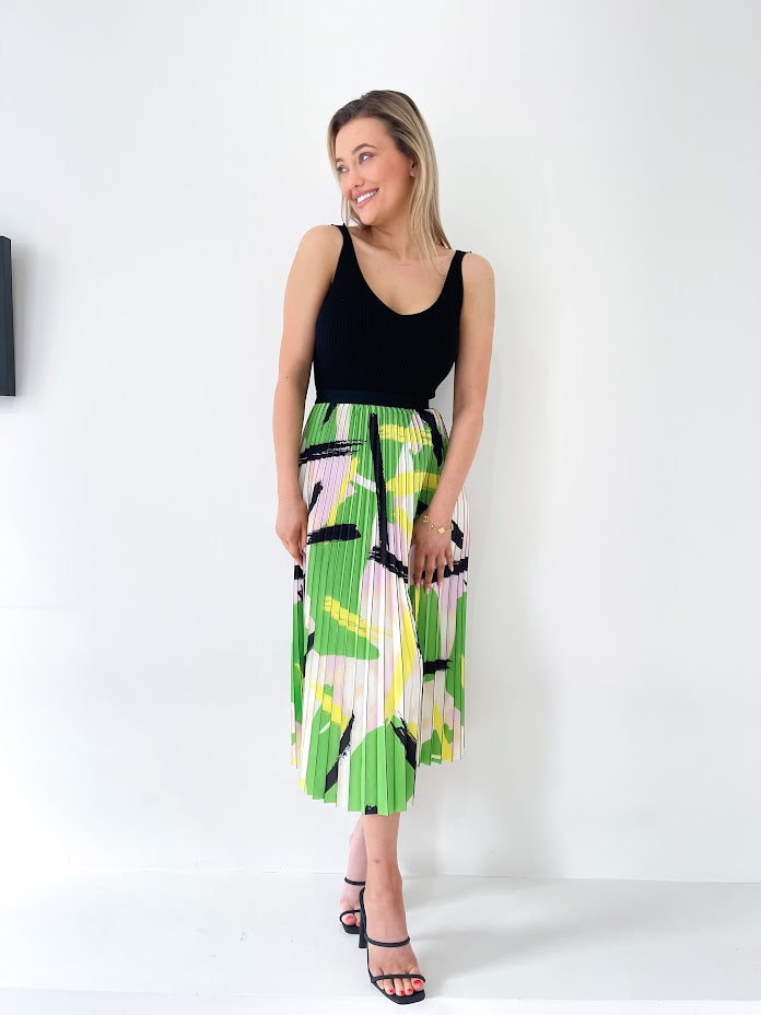 ABSTRACT PLEATED SKIRT