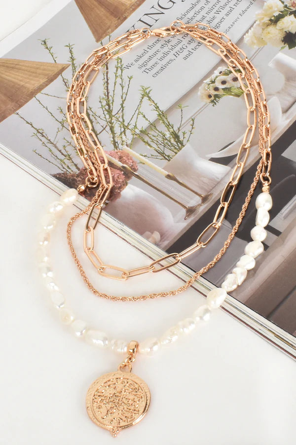 Patterned Charm Drop Pearl Layer Necklace (Cream/Gold)